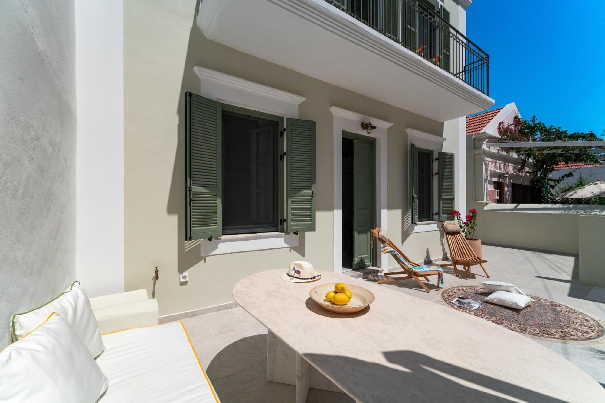 Nisomar Suites Sými Eksteriør bilde