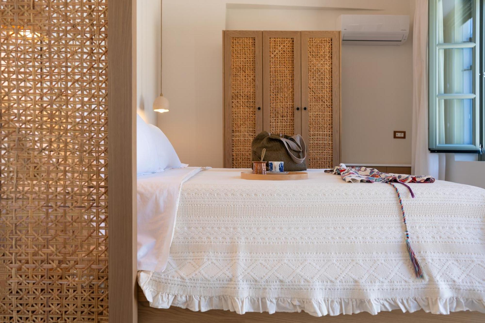 Nisomar Suites Sými Eksteriør bilde